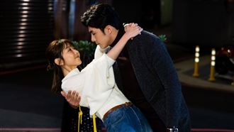 偶像劇女星爛醉爆糗事　上桌性感熱舞