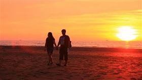 女想跟男生約會，謊稱爸爸命危爽約。（圖／翻攝自爆怨2公社）