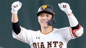 ▲讀賣巨人隊球星坂本勇人完成2000安大紀錄（圖／翻攝自讀賣巨人台灣粉絲團）