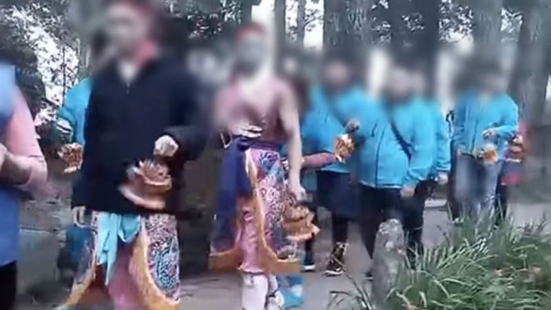 福壽山天池驚見八家將　拎紙蓮花作法