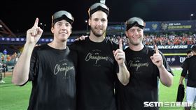 ▲統一獅3位先發洋投泰迪、布雷克和猛威爾合影。（圖／記者劉彥池攝影）