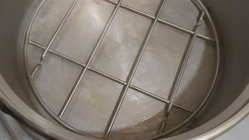 電鍋內乾掉水漬怎清？2種水果超好用