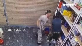 (審)拳擊毆員工1200