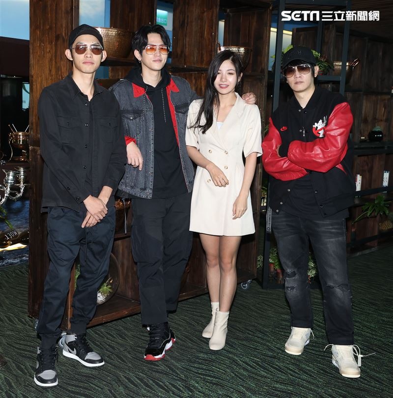 眼鏡俠、師妹方宣凝。（記者邱榮吉/攝影）