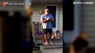 色盲阿公生日收禮　初次看見色彩淚崩