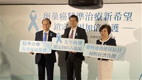 醫師呼籲，面對卵巢癌，若能於初期接受手術治療，5年的存活率高達9成；若一、二等親屬具有卵巢癌的病史，更應該定期檢查，才能早期發現、及早治療。（圖／記者簡浩正攝影）