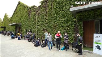 Xbox次世代主機交貨　玩家排瘋了