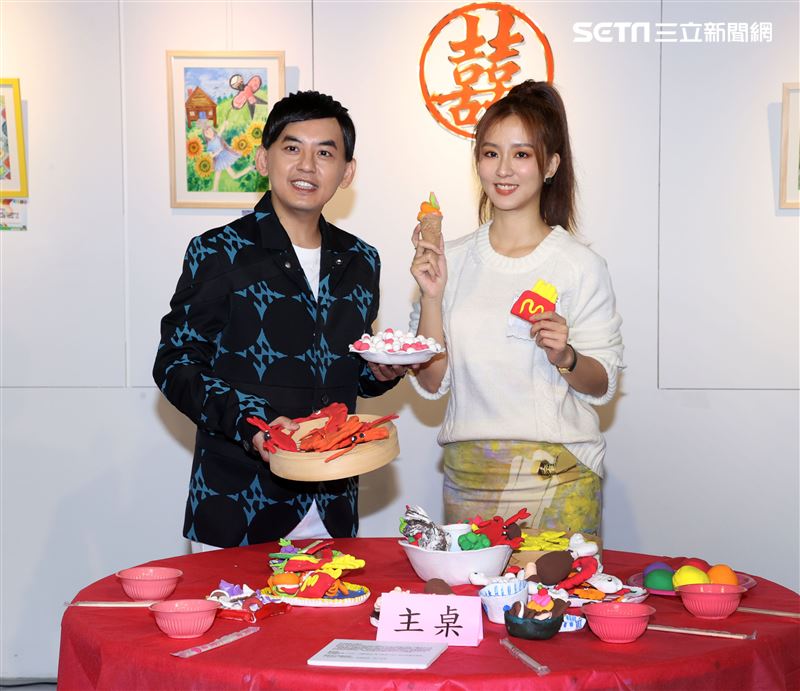 黃子佼、周曉涵出席育成基金會公益活動。（記者邱榮吉/攝影）