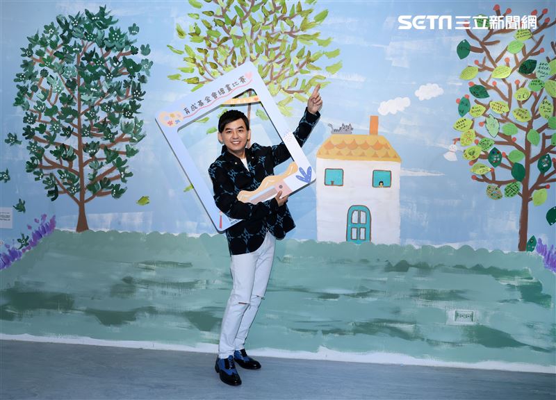 黃子佼出席育成基金會公益活動。（記者邱榮吉/攝影）