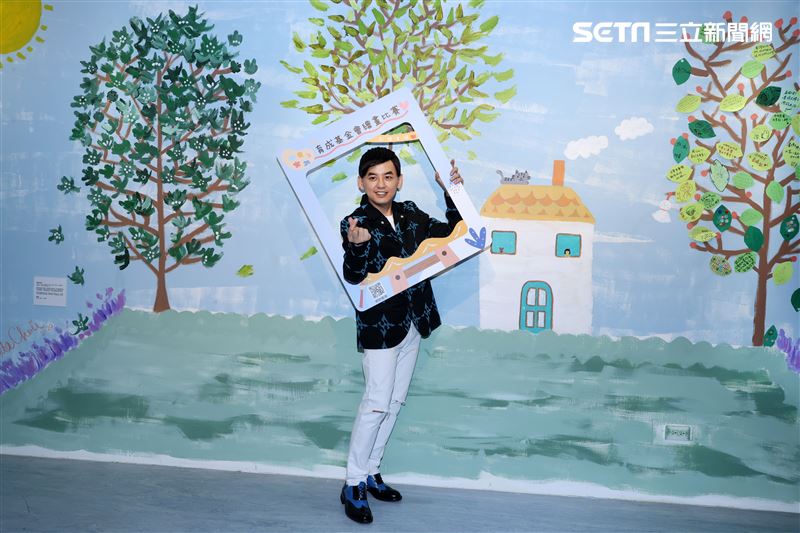 黃子佼出席育成基金會公益活動。（記者邱榮吉/攝影）