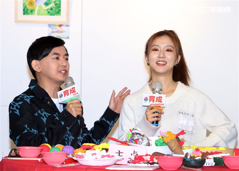 黃子佼、周曉涵出席育成基金會公益活動。（記者邱榮吉/攝影）