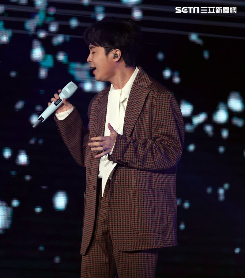 青峰出席雙11PChome演唱會。（記者邱榮吉/攝影）