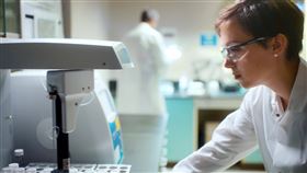 美國輝瑞,疫苗,副作用（圖／翻攝自Pfizer臉書官網）