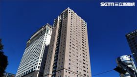 台中天空　全藍　無雲　大樓　建築物（圖／翻攝畫面）