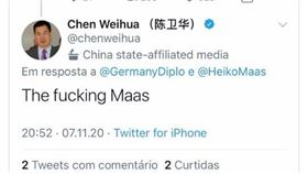 中國日報駐布魯塞爾辦公室主任陳衛華竟以粗口回應這條推文，引發推特口水戰。(Twitter)