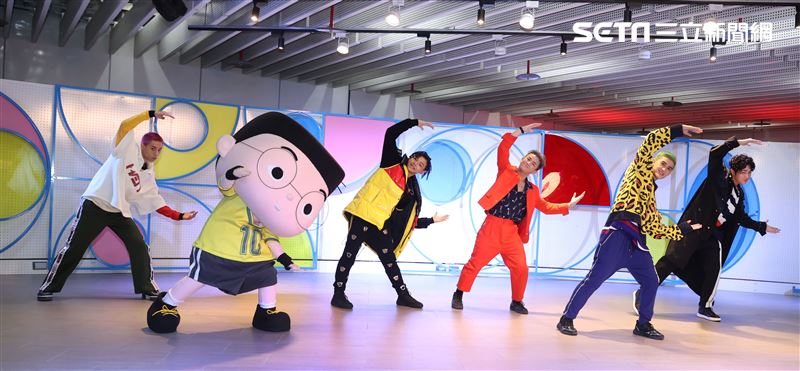 全新男團B.T.O.D，小兒子主角阿甯咕新歌MV拍攝。（記者邱榮吉/攝影）