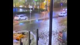 ▲藍寶堅尼小牛當作潛水艇開（圖／翻攝自Supercar Hunter Youtube）