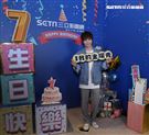 古曜威祝福三立新聞網7周年生日快樂。（記者邱榮吉/攝影）
