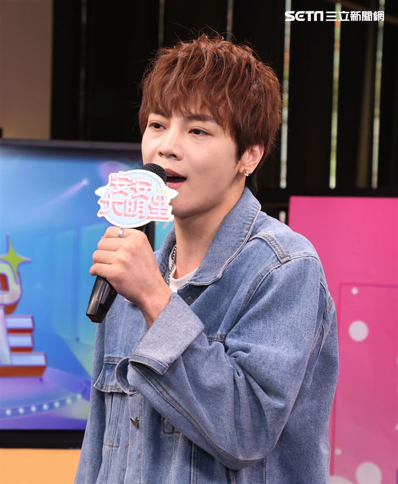 古曜威安安大明星。（記者邱榮吉/攝影）