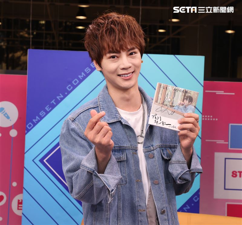 古曜威安安大明星。（記者邱榮吉/攝影）