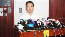 林子健涉嫌誤導警方　港民主黨開記者會香港民主黨成員林子健涉嫌誤導警方而被捕一事，令民主黨的誠信備受質疑，但該黨主席胡志偉（圖）15日說，待司法程序結束後，民主黨才會交代事件。中央社記者張謙香港攝　106年8月15日