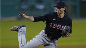 ▲印地安人先發投手畢柏（Shane Bieber）拿到美聯賽揚獎。（圖／美聯社／達志影像）