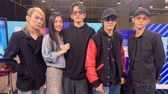 再闖歌壇！動靜樂團、眼鏡俠翻玩音樂