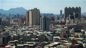 房屋租賃新制　最快7/15上路行政院消保處17日公布升級後的住宅定型化契約規範，預計最快7月15日上路，新制規定電費不能高於台電收費，並明訂出租人、承租人得提前終止租約的法定事由。中央社記者王騰毅攝  109年6月17日