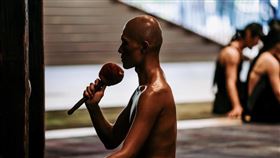 ▲林麗珍因見落花有感而發，構思出舞作《花神祭》。（圖／臺中國家歌劇院提供）