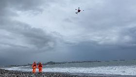 花蓮男子捕鰻苗落海失蹤  陸海空出動