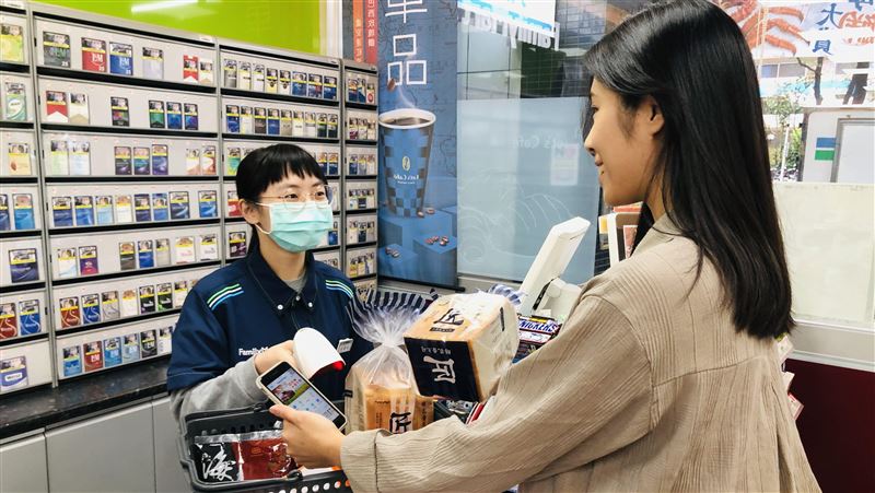 黑五限定優惠　超商消費送百元購物金