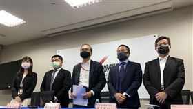 台灣東洋今下午舉行臨時記者會，澄清說明台灣東洋與BNT之新冠疫苗洽談過程。（圖／記者簡浩正攝影）