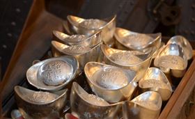 銀子，古裝，店小二 （圖／翻攝自微博）