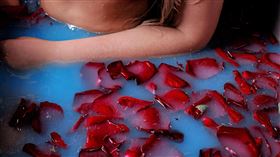 沐浴,泡溫泉。（示意圖／翻攝自免費圖庫pexels）