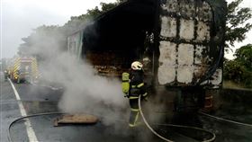 高速公路,貨櫃車,飲料,起火,新竹縣消防局