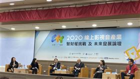 上午焦點座談邀來文化部次長李連權（左三）、台灣線上影視產業協會理事長錢大衛（右三）、諾耶廣告、Catchplay、杰德創意影音等業者，暢談台灣在OTT市場的挑戰與機會。（圖／記者簡浩正攝影）