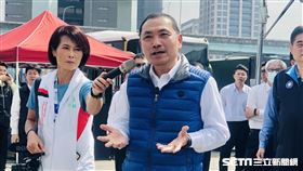 新北市長侯友宜視察新北公共運輸防疫狀況。（圖／記者林恩如攝）