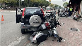 左營,車禍,勝利國小,車門