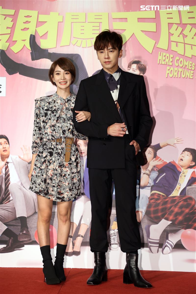 李國毅、李亦捷出席華劇 「廢財闖天關」首映。（記者邱榮吉/攝影）