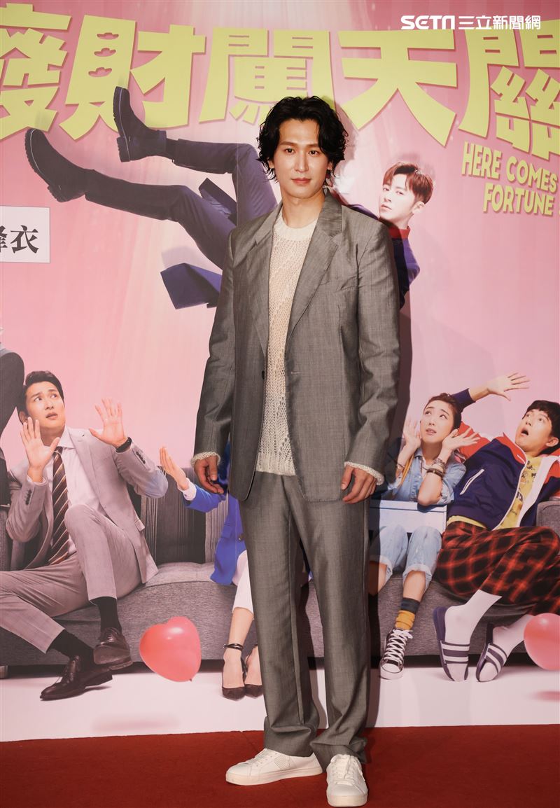 邵翔出席華劇 「廢財闖天關」首映。（記者邱榮吉/攝影）