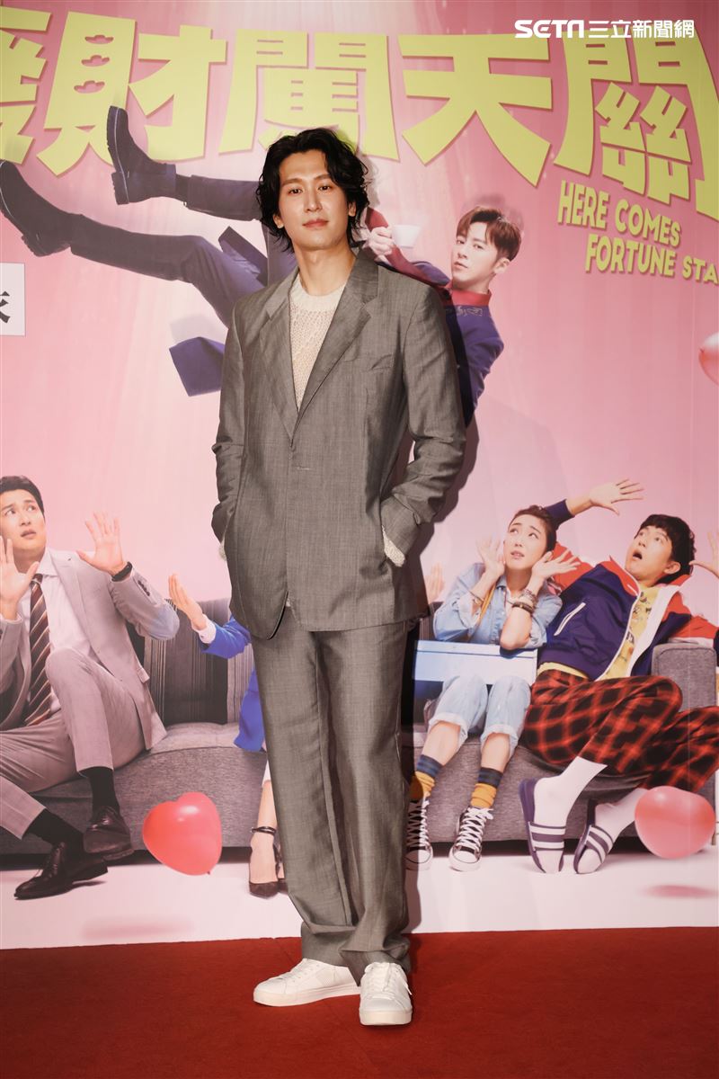 邵翔出席華劇 「廢財闖天關」首映。（記者邱榮吉/攝影）