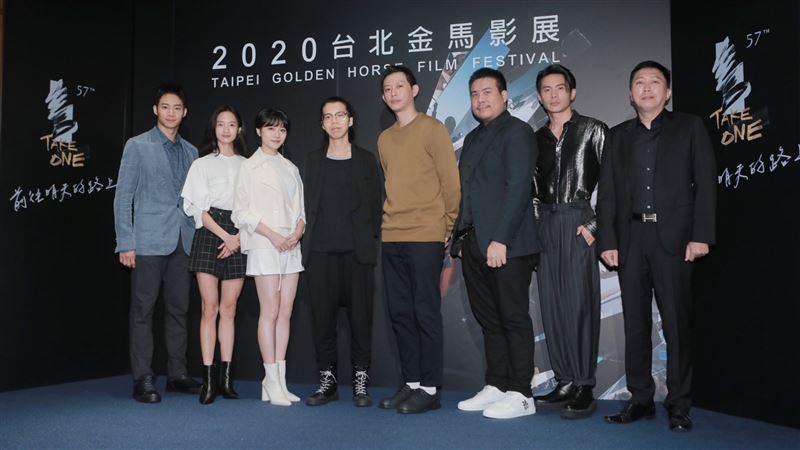 金鐘視帝大搞師生戀　激吻少女一整天