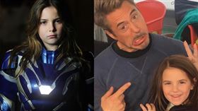 亞歷珊德拉日前穿著如鋼鐵人般的「藍色盔甲」。（圖／翻攝自Lexi Rabe IG）