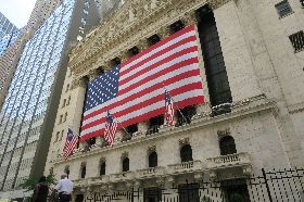 美股標普500漲逾1%  攻上歷史新