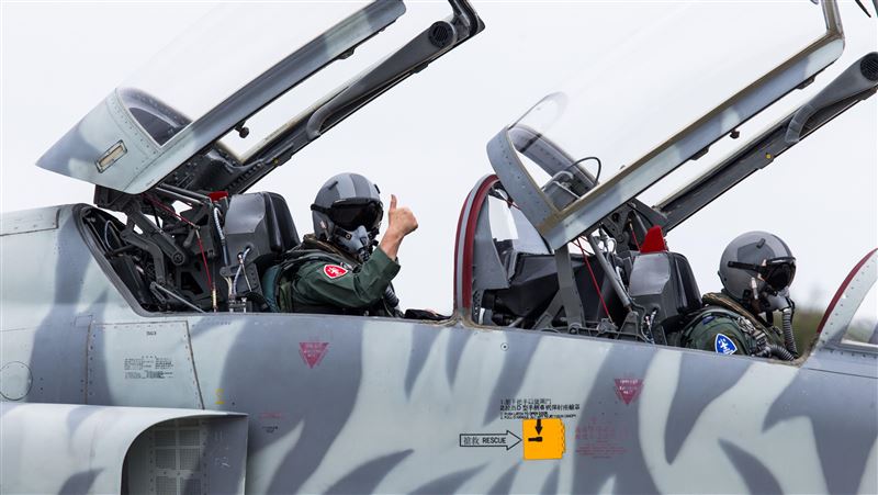 F-5復飛了！空軍司令：我願意先飛
