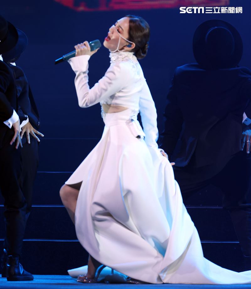 Ella陳嘉樺首場個人大型巡迴「艾拉秀」首戰台北流行音樂中心登場。（記者邱榮吉/攝影）