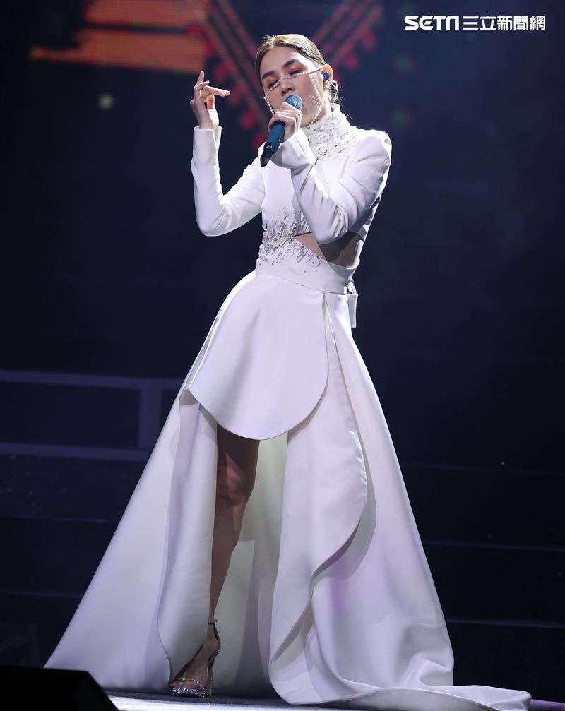 Ella陳嘉樺首場個人大型巡迴「艾拉秀」首戰台北流行音樂中心登場。（記者邱榮吉/攝影）