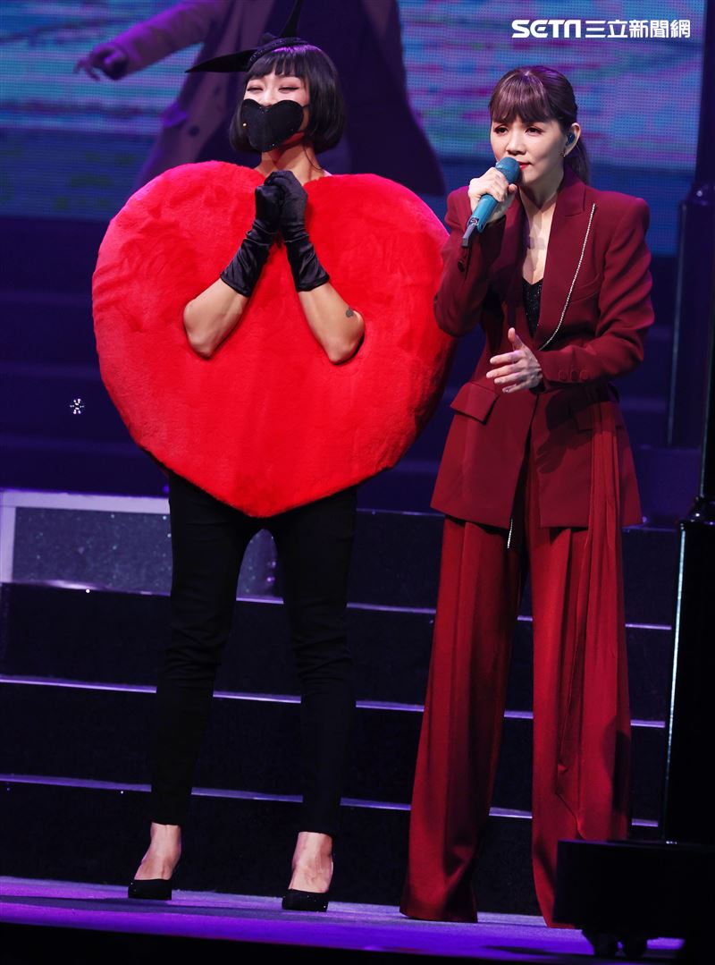 Ella陳嘉樺首場個人大型巡迴「艾拉秀」首戰台北流行音樂中心登場。（記者邱榮吉/攝影）