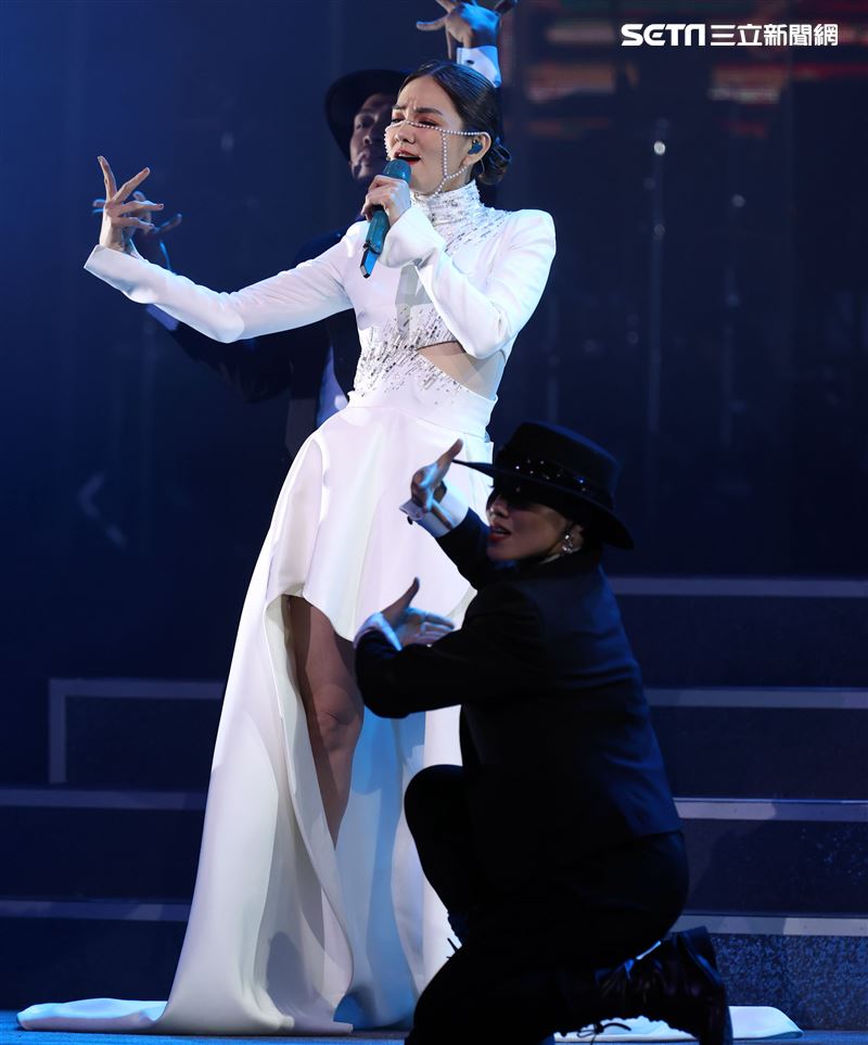 Ella陳嘉樺首場個人大型巡迴「艾拉秀」首戰台北流行音樂中心登場。（記者邱榮吉/攝影）