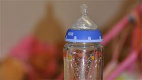 -奶瓶-泡牛奶-（圖／pixabay）